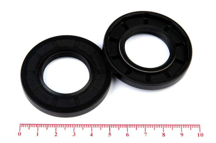 Сальник (манжета армированная) TC 28х52х7 NBR70