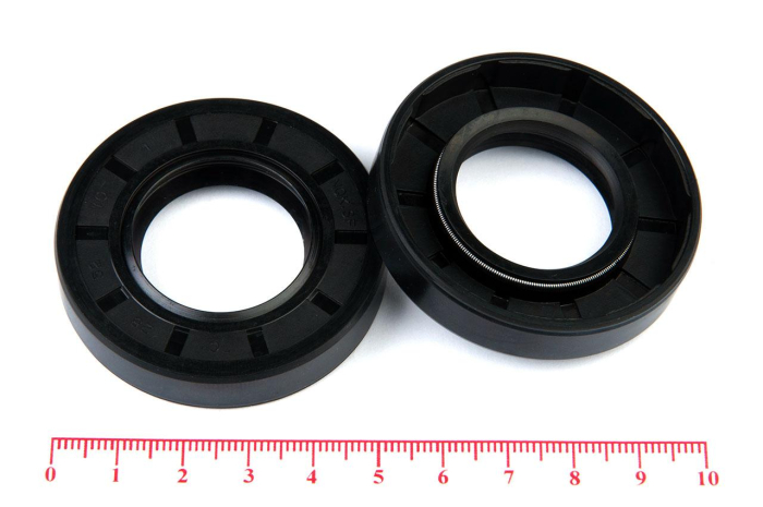 Сальник (манжета армированная) TC 28х52х10 NBR70