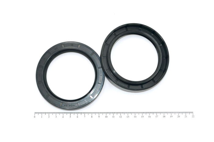 Сальник (манжета армированная) TC 70х95х13 NBR70