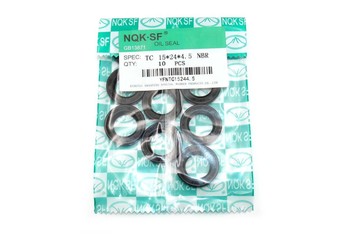 Сальник (манжета армированная) TC 15х24х4.5 NBR70