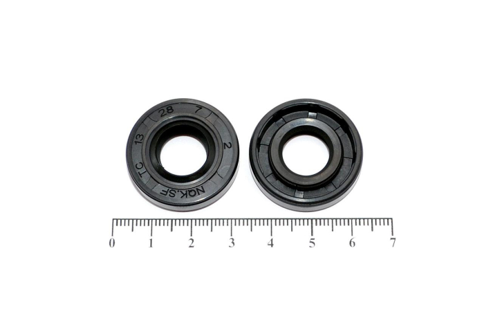 Сальник (манжета армированная) TC 13х28х7 NBR70