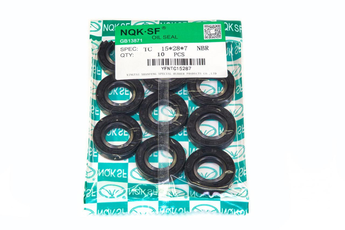 Сальник (манжета армированная) TC 15х28х7 NBR70