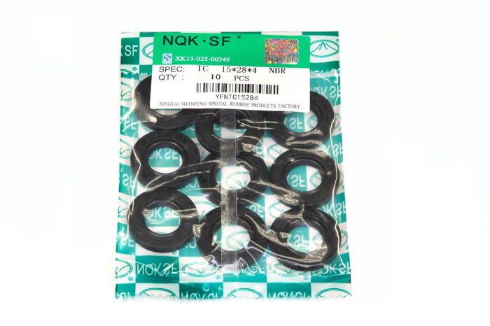 Сальник (манжета армированная) TC 15х28х4 NBR70