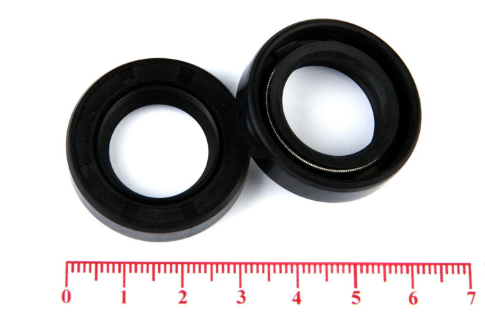 Сальник (манжета армированная) TC 20х32х8 NBR70