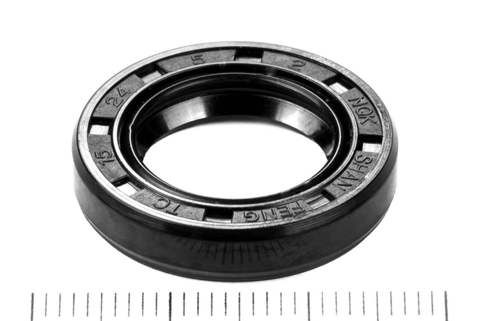 Сальник (манжета армированная) TC 15х24х5 NBR70