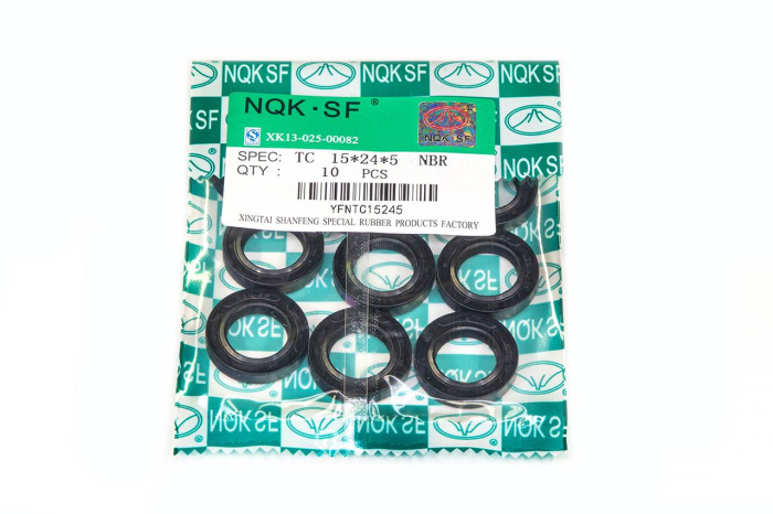 Сальник (манжета армированная) TC 15х24х5 NBR70