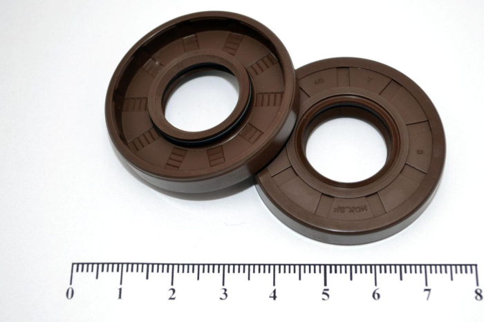 Сальник (манжета армир.) фторкаучук TC 18х40х7 FKM75