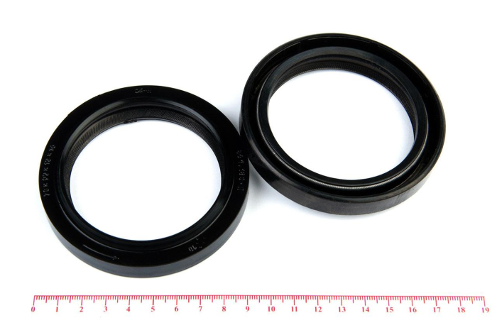 Сальник (манжета армированная) 2.2-70х92х12/16 (864180-П лев.) ГОСТ 8752-79