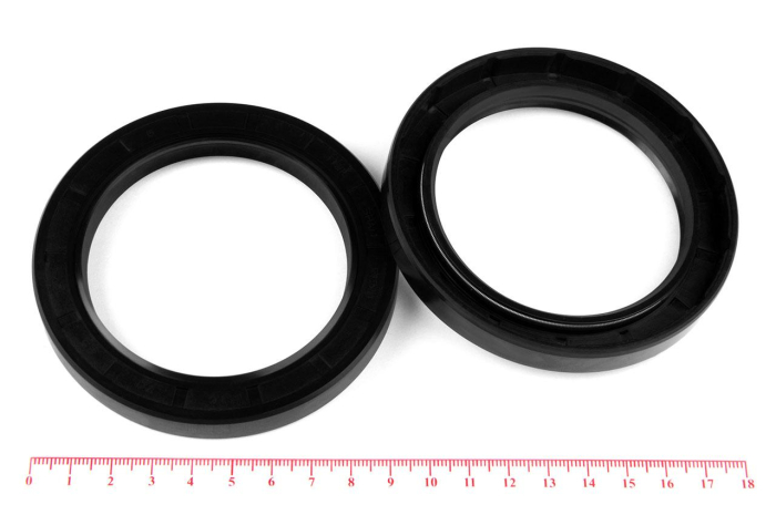 Сальник (манжета армированная) TC 70х95х12 NBR70