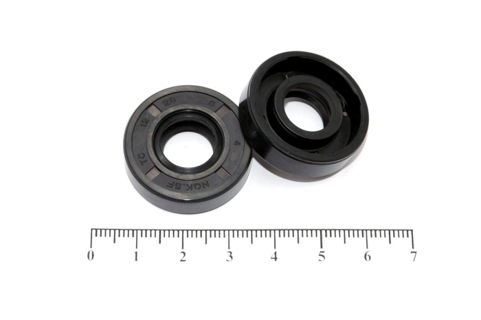 Сальник (манжета армированная) TC 12х28х8 NBR70