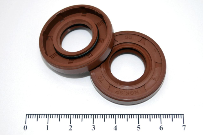 Сальник (манжета армир.) фторкаучук TC 17х35х07 FKM75