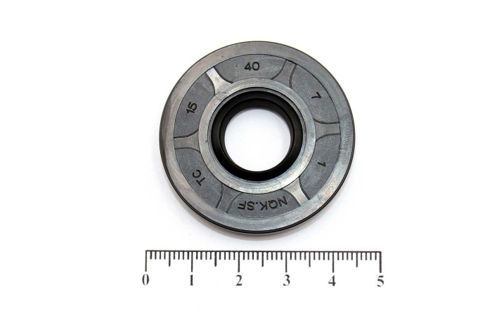 Сальник (манжета армированная) TC 15х40х7 NBR70